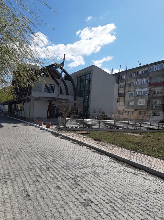 Apartament 2 Camere Sulina Esterno foto
